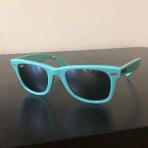 Ray-Ban Wayfarer Aqua Sunglasses